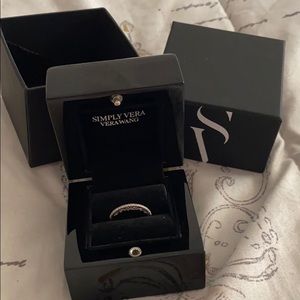 Vera Wang 14k gold 1/10 CT Diamond Band Size 7